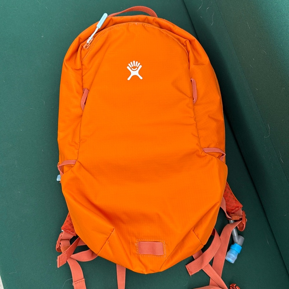 Hydroflask Hiking Backpack w/ 2 liter Water Bladder